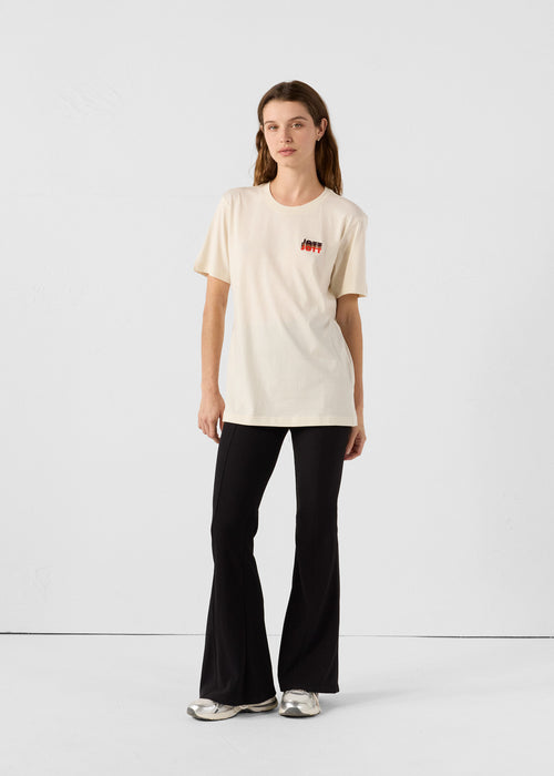 2_LONE-GRADIENT_UTSH212501-90H_11.jpg