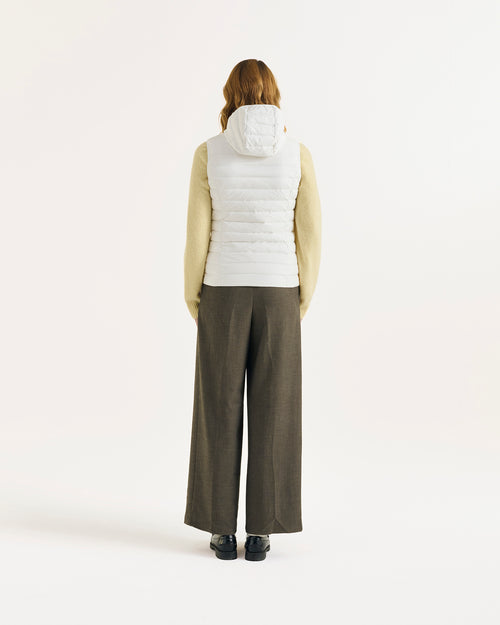 White Mali lightweight sleeveless hooded puffer jacket - JOTT UK - 2