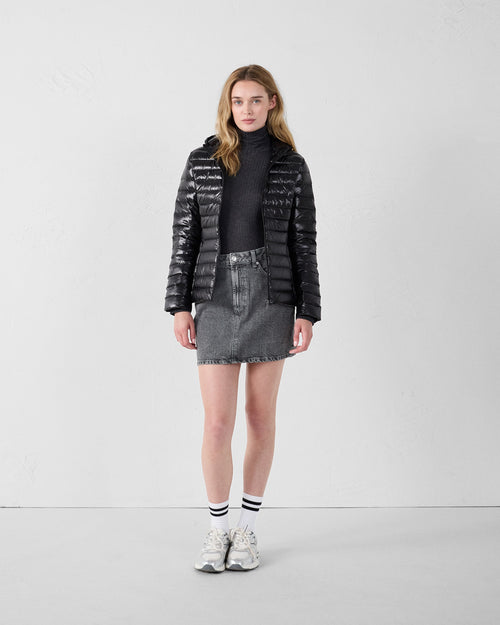 2_CLOE-SHINY_WDOW212505-999_11.jpg