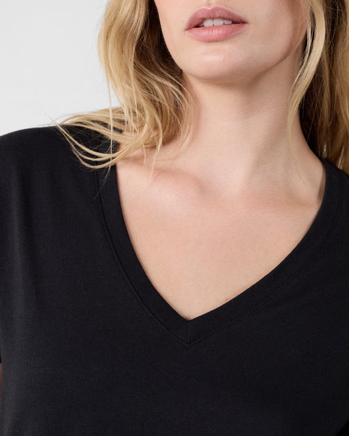 T-shirt col V Black Sofy - JOTT UK - 5