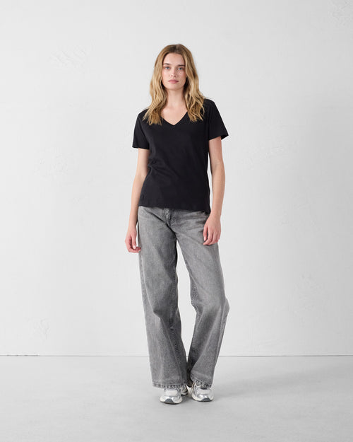 T-shirt col V Black Sofy - JOTT UK - 3